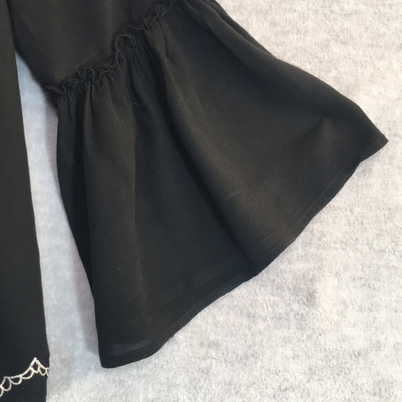 FLYING TOMATO Boho Bohemian Peasant Festival Minimalist Embroidered Gauzy Top - Picture 7 of 14